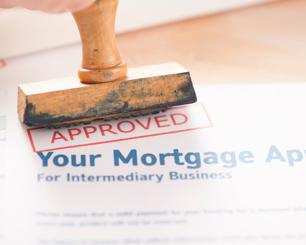 Difference Between Mortgage Lenders and Brokers